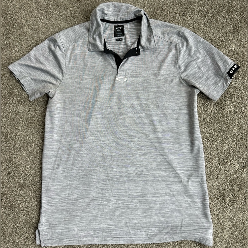 Men’s Oakley polo